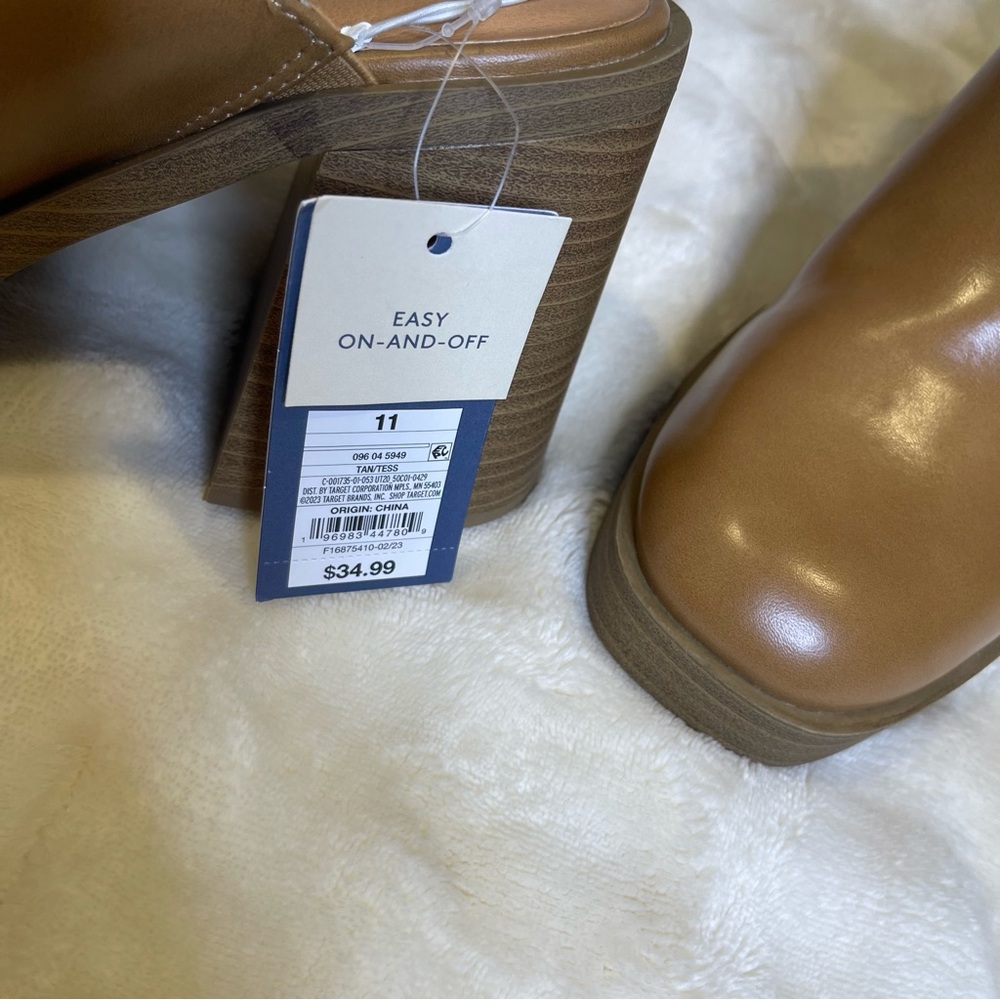 Universal Thread Tan Mules - Picture 15 of 16